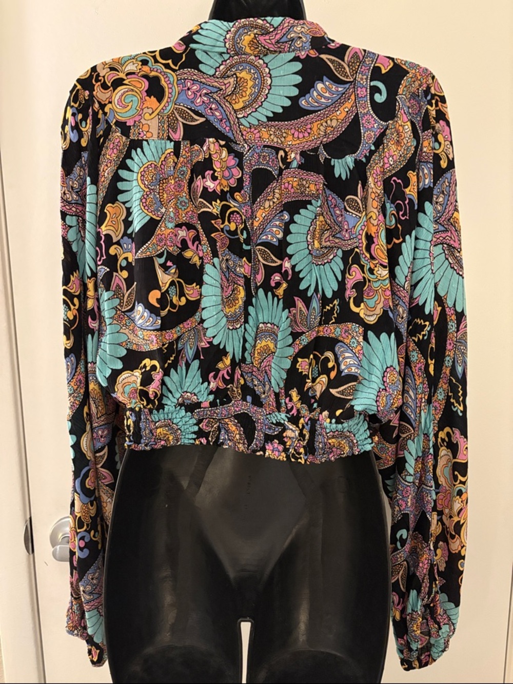 Haute Hippie Black Paisley Tie-Front BOHO Festival balloon sleeve crop top SZ M - Picture 2 of 5